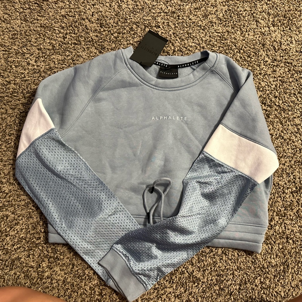 Alphalete crop sweatshirt